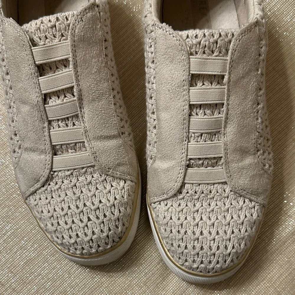 🤎Kenneth Cole Reaction Women's Woven Slip-On Sneakers in Beige•Size 7